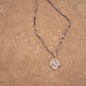 Chic 14k and diamond Floral Pendant Necklace